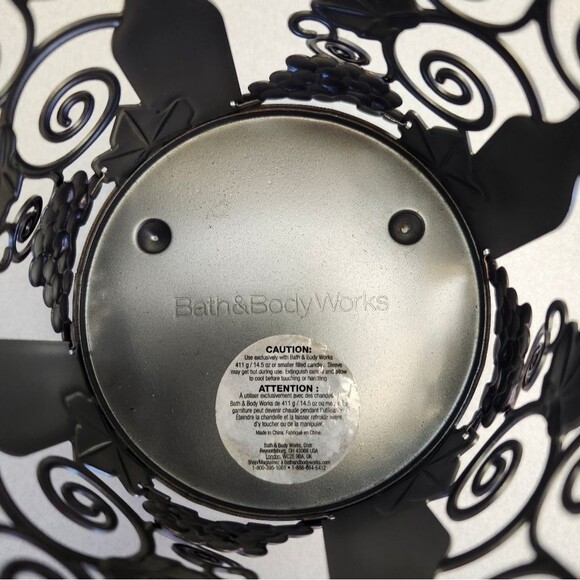 Bath & Body Works 3-wick candle holder, metallic w/ wine & grapes design - Picture 4 of 16